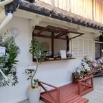 B-yond - 店舗外観②