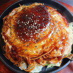 鉄板焼 お好み焼 花子 - 肉玉激辛麺