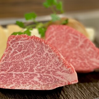 We use only the highest grade Tajima beef A5 rank