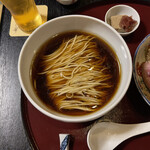 Kyoutomen Gion Higashiyama Tsujihana - 京ト麺 醤油 2500円
      弐（醤油らーめん）アップ