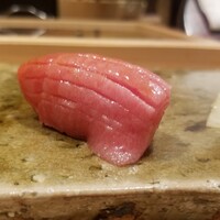 赤坂 鮨 ふくなが - トロ　青森の三厩213キロのマグロ