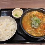 韓丼 - ホルモンスン豆腐定食(具材大盛り)♪