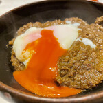 島之内 一陽 - ドライカレー温玉乗せ 黄身とろ〜り撮っちゃうよね？w