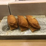 Sushi Tatsumi - 稲荷３種。（リクエストでアレンジもできます）。