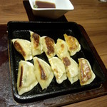 魚民 - <追加>鉄鍋餃子　313円