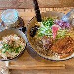 貝出汁沖縄そばキセキ - 料理写真:貝出汁MIX肉そばセット