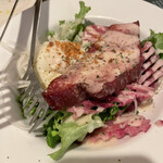 真狩村金丸農園直営 野菜居酒屋ルンゴカーニバル - 厚切りベーコンのサラダ