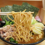 ラーメン 三亀 - 麺リフト