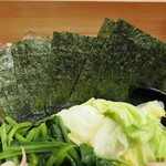 ラーメン 三亀 - 分厚い海苔