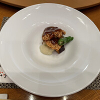 神楽坂 龍公亭 - 【4代目が作り出す味】
                      もち豚の黒酢豚
                      〜料理長おすすめ！醤油ベースのシンプルな甘辛の味わい〜