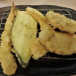 Tempura Hamaya - 左から　エビ、茄子、南瓜、豚