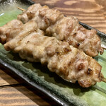 すし酒場 魚あるき - せせりは肉厚…