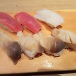 寿司 築地日本海 - 赤身　生タコ　ホッキ貝