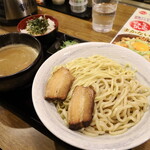 まるきつけ麺 - 煮干し夫婦つけ麺(730円)・替え飯(110円)