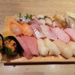 寿司 築地日本海 - イワシ　アワビ　ホッキ貝　赤貝　真鯛　大トロ　ウニ　中トロ　つぶ貝　ホタテ