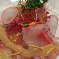 藤右ェ門 栄 - 前菜：カンパチのカルパッチョ香味野菜添え