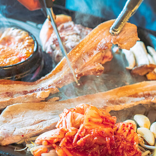 如果您想在西新享受韩国菜，那就来这里吧！充满正宗的菜单项