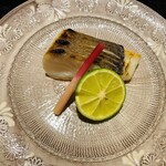 新ばし 星野 - グジの塩焼き