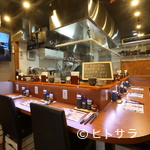 sute-kiandokatsuretsunambayonzeroniikyuu - カウンター中心の1階では極上ステーキやカツの定食を堪能