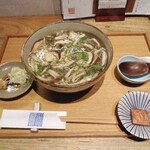 そば割烹 よいん - きのこと水菜のあんかけ蕎麦