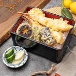 Ten-don (tempura rice bowl)