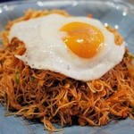 スパイシービストロ タップロボーン - ビーフン