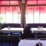 洋食 バルン - 昔のレストランといった感じ。