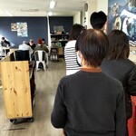 しーらすAQUA - 12時頃入場すると 刺身置場が かなり混み並ぶ様になります。比較的人の少ない開店の１１時の入場をオススメします！