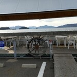 しーらすAQUA - 室外にも座席があります。冬場は寒いですが夏場は解放感もあり良いですね。