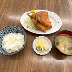 秀月食堂 - アジフライ定食¥680 半ライス▲¥100