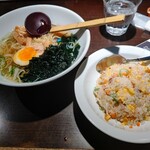 Shanhai Karyuu - 【2022.12.7(水)】本日の日替わり①(塩味玉子ラーメン&半チャーハン)900円