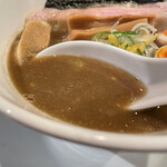 酒肴場 屯 - ガツンとビターな煮干しの旨味