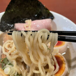 酒肴場 屯 - モチモチの中太麺