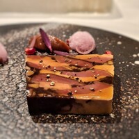 レザンファン ギャテ - フランス産鴨胸肉の燻製とフォアグラ、ナッツとドライフルーツのチャツネのテリーヌ