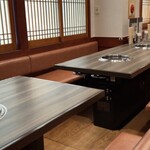 焼肉ケナリ - テーブル
