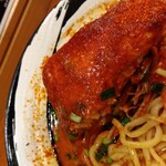 俺の中華たなか家 - 真っ赤なチャーシューリフト⤴️(゜o゜;もはや「赤い塊」❗