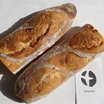 fumigrafico - 国産小麦のバケット