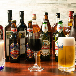 A wide selection of Indian and Nepalese alcoholic beverages including “Kukri Rum” ◎