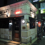 ショットバーコルトレーン - 北九州モノレール平和通駅から鴎外通りに入って、最初の小さな交差点