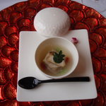 ルアン 神戸迎賓館 - 自家製枝豆のロワイヤルすりおろした鮑を添えて