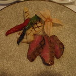 ルアン 神戸迎賓館 - 特選黒毛和牛ロース肉のグリエ　季節の焼き野菜を添えて