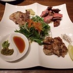 金蛸ダイニング - 特選厚切り牛タン、薩摩赤鶏、桜島美湯豚の岩塩焼き３種食べ比べ