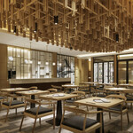 Kissuisen - 木を組んだ天井や一枚板のテーブルが施された和モダンな空間。