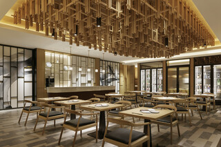 Kissuisen - 木を組んだ天井や一枚板のテーブルが施された和モダンな空間。