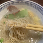 香港麺 新記 - 香港麺汁あり