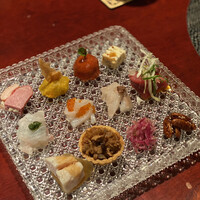中華割烹 わらじん - 前菜盛り合わせ　色んな味が楽しめる