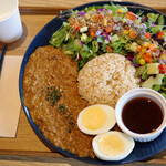 TIERRA LUZ VIENTO - タイ風スパイスキーマカレー