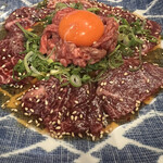 黒毛和牛まるごと一頭買い 炭火焼肉 道頓堀みつる - ユッケ