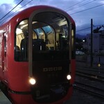 大衆酒場 まるちゃん - 高田駅には、雪月花（観光列車も停まっています）写真をパチリ