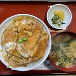 東京庵 - 『かつ丼(味噌汁、漬物付)』